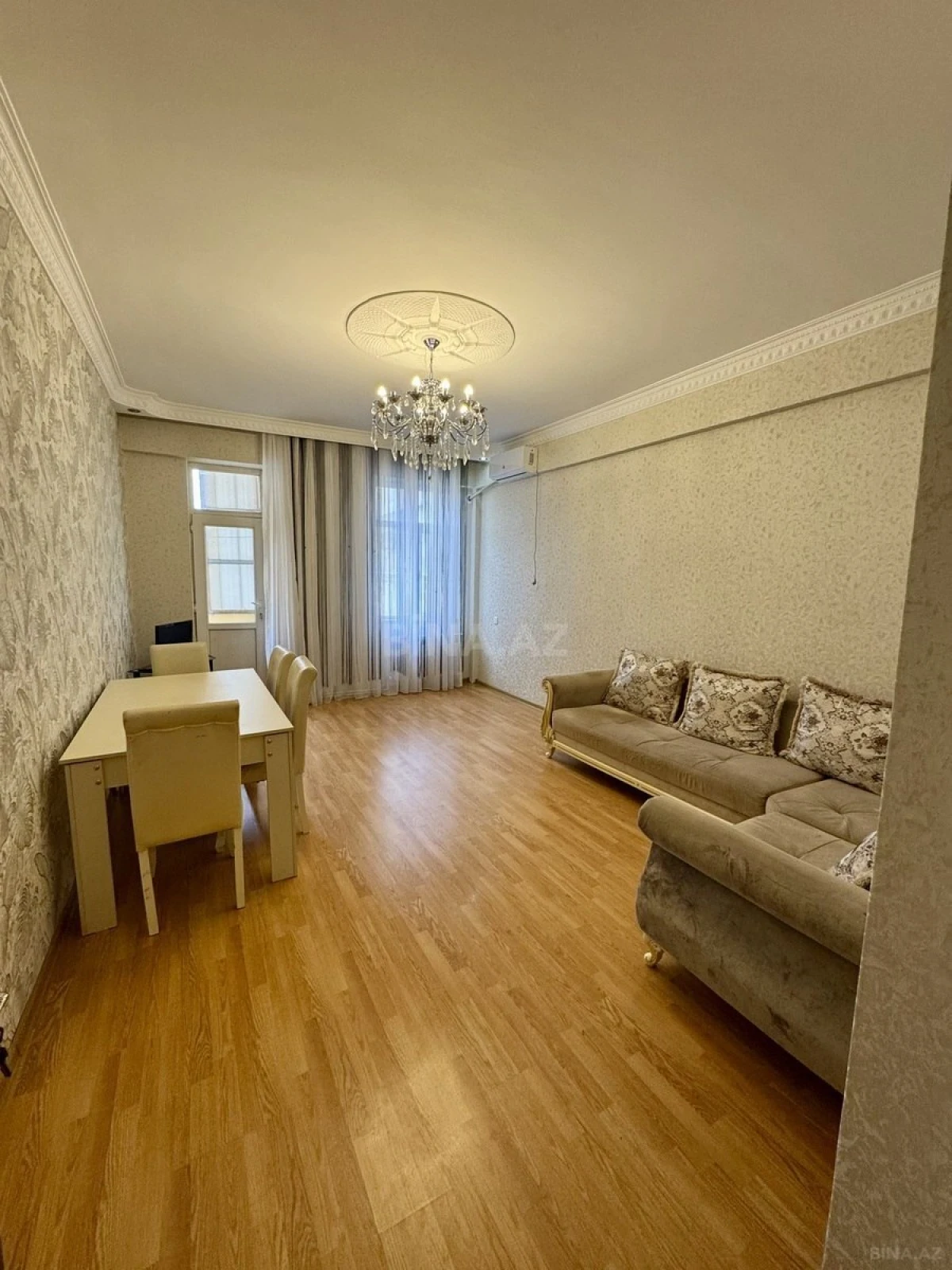 Satılır 2 otaqlı mənzil 70 m²