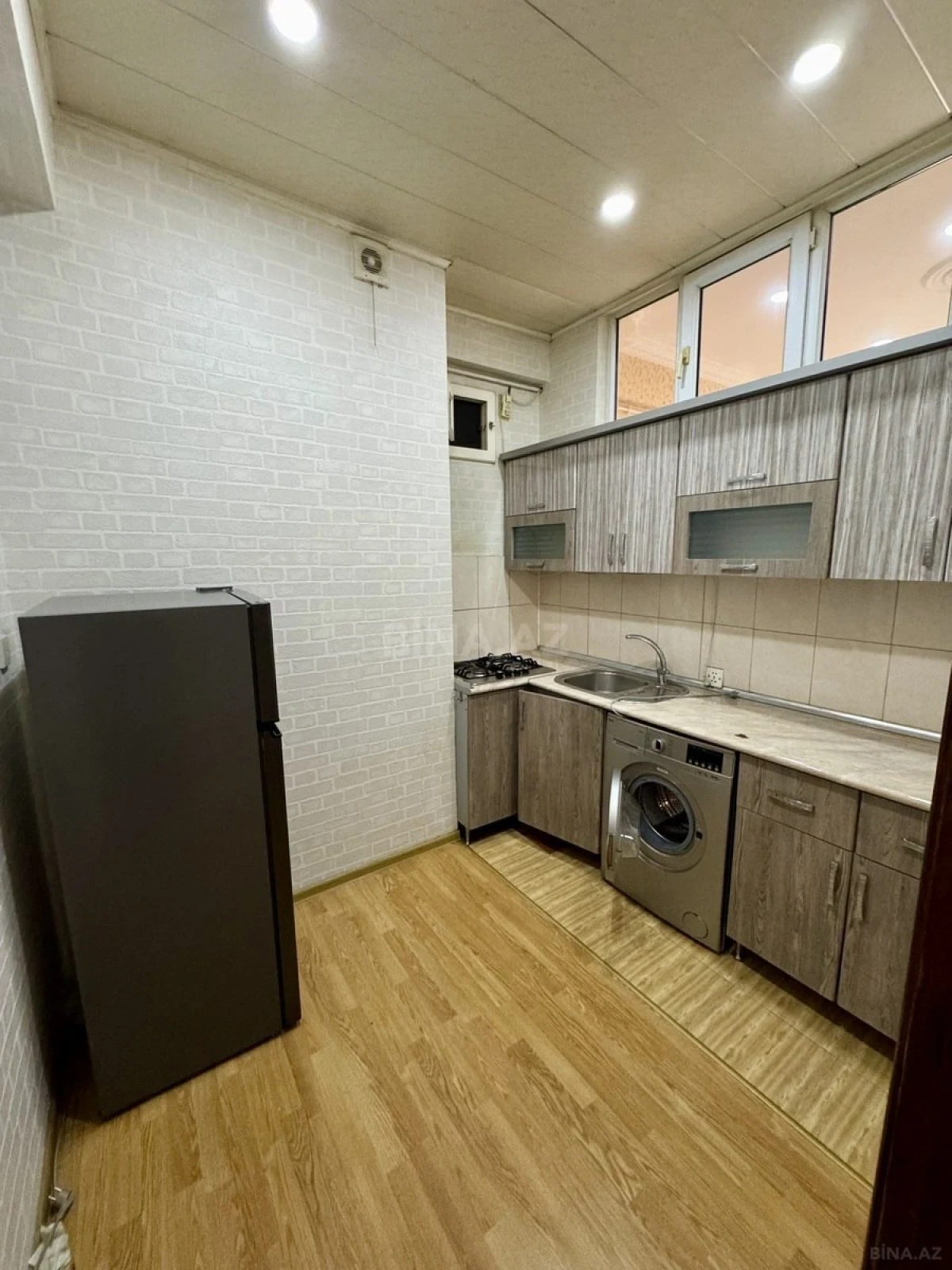Satılır 2 otaqlı mənzil 70 m²