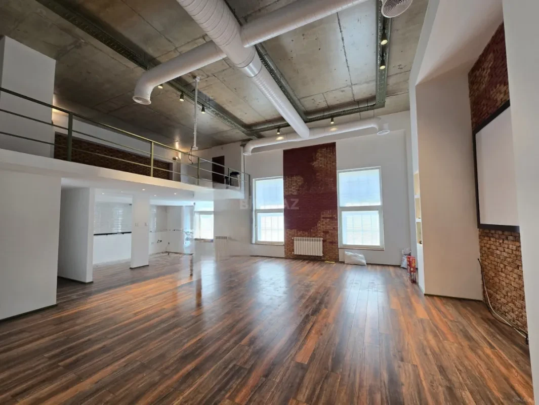 Kirayə verilir 3 otaqlı ofis 106 m²