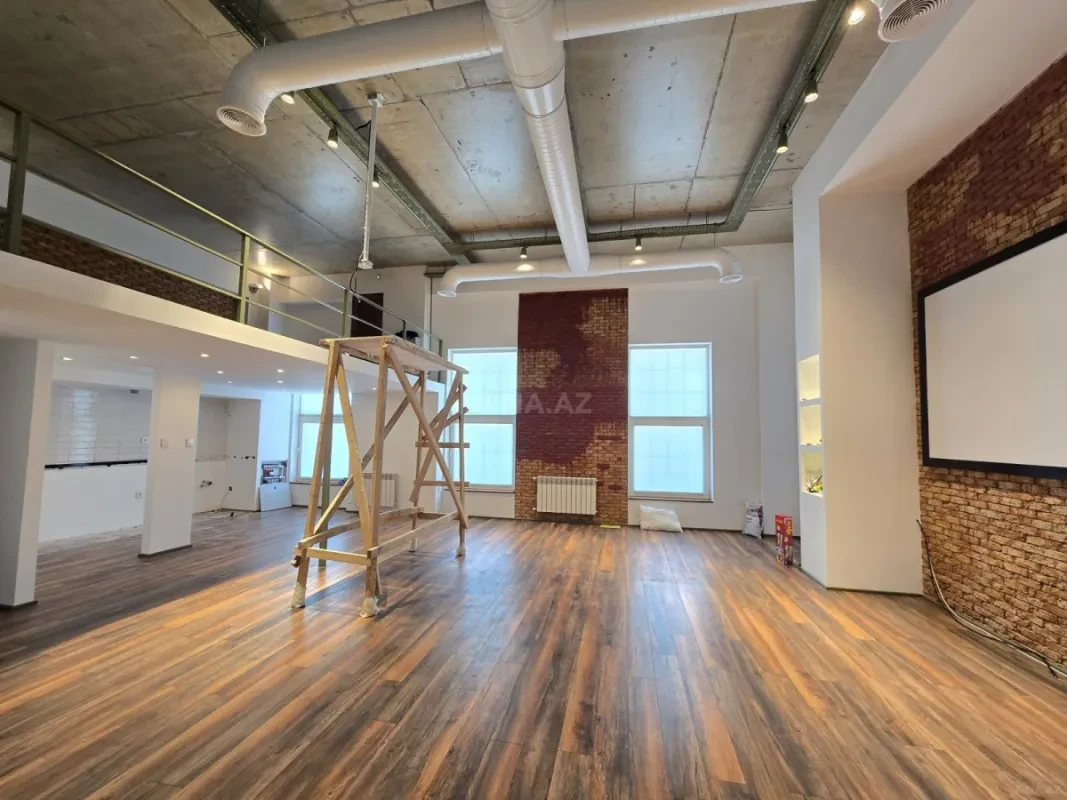 Kirayə verilir 3 otaqlı ofis 106 m²