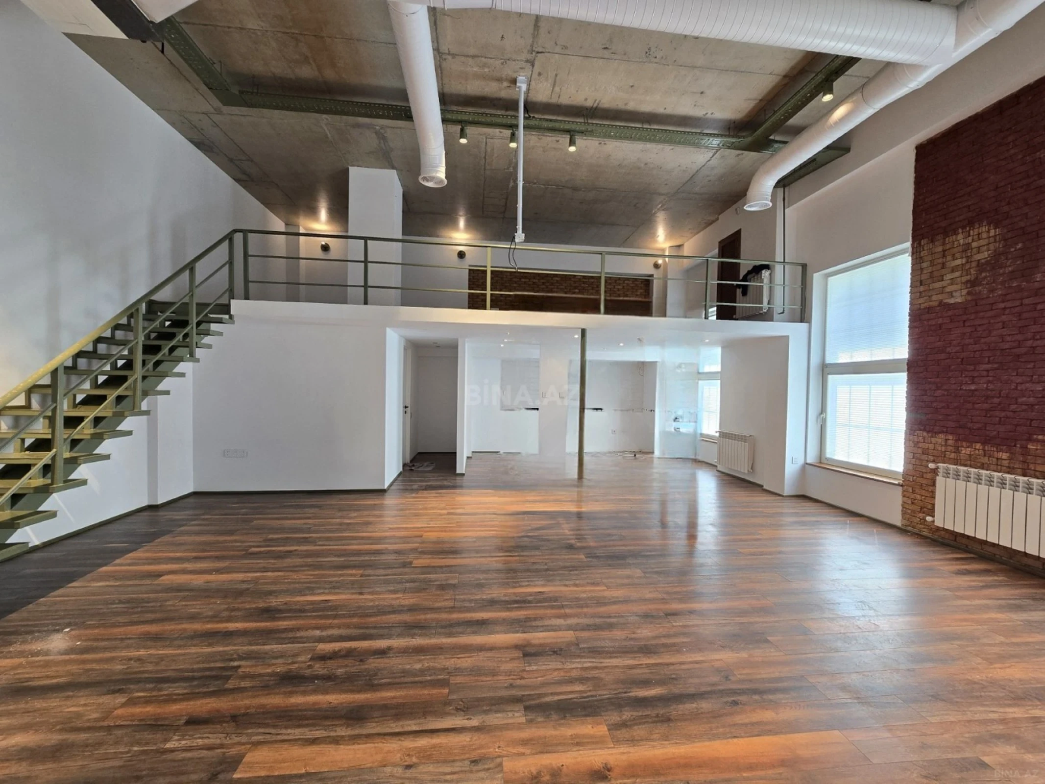 Kirayə verilir 3 otaqlı ofis 106 m²