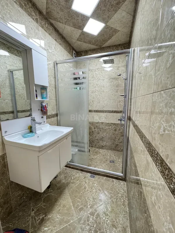 Satılır 5 otaqlı mənzil 130 m²