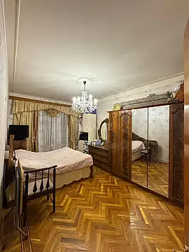 Satılır 5 otaqlı mənzil 130 m²