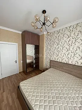 Kirayə verilir 2 otaqlı mənzil 80 m²