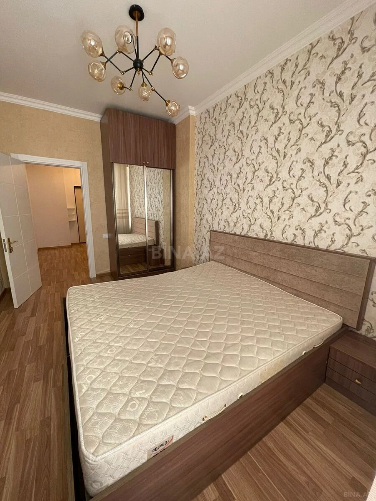 Kirayə verilir 2 otaqlı mənzil 80 m²