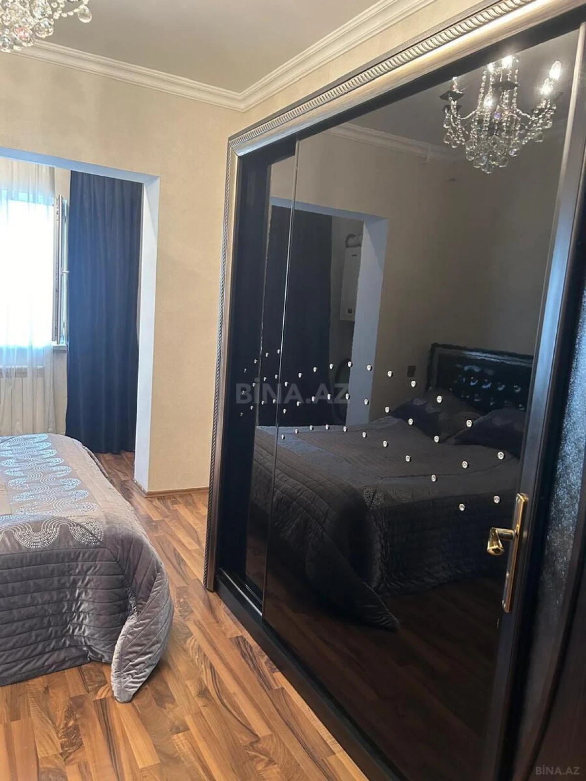 Satılır 2 otaqlı mənzil 67 m²