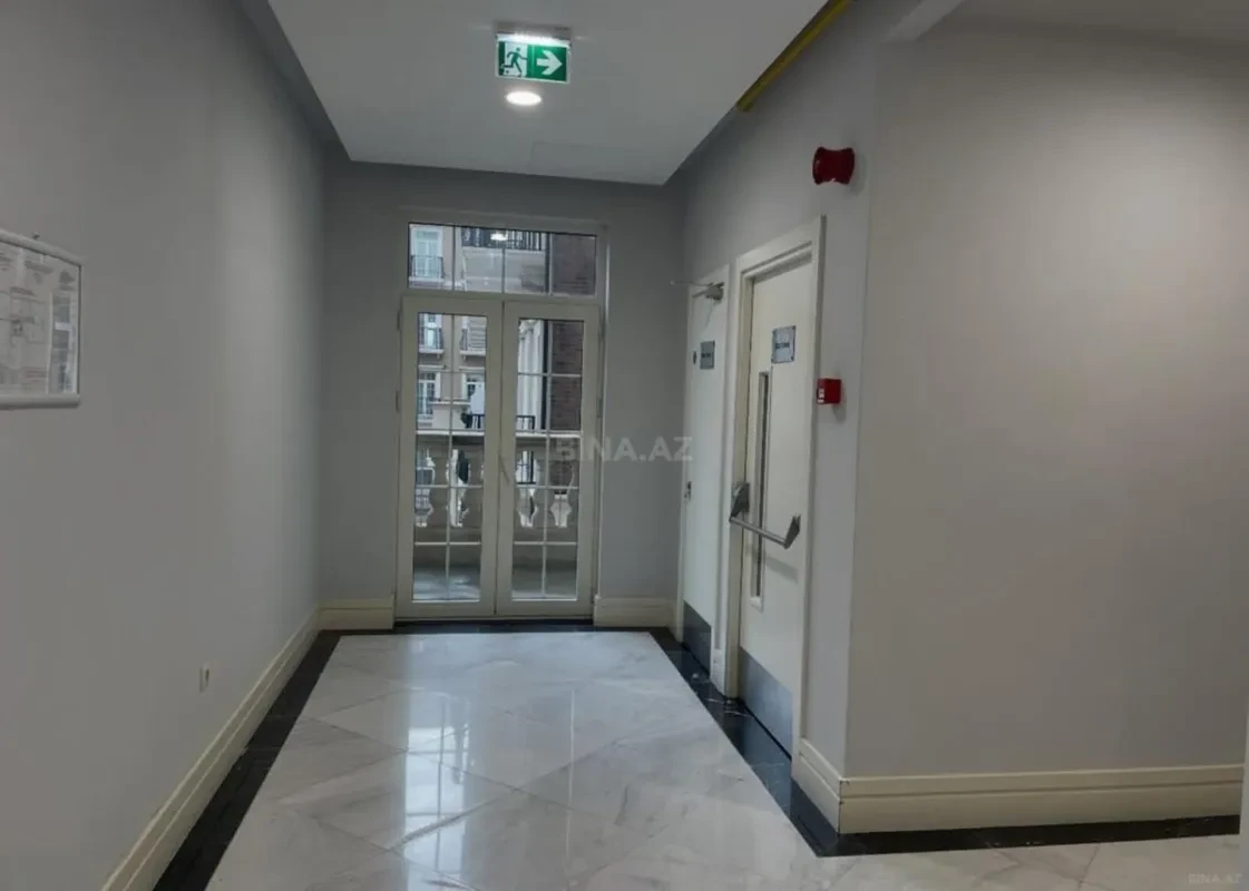 Satılır 3 otaqlı mənzil 144 m²