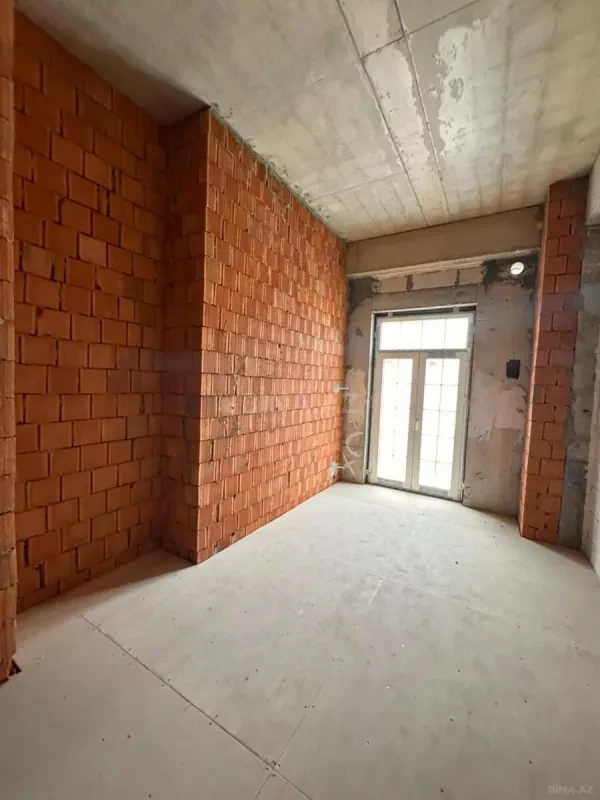 Satılır 3 otaqlı mənzil 144 m²