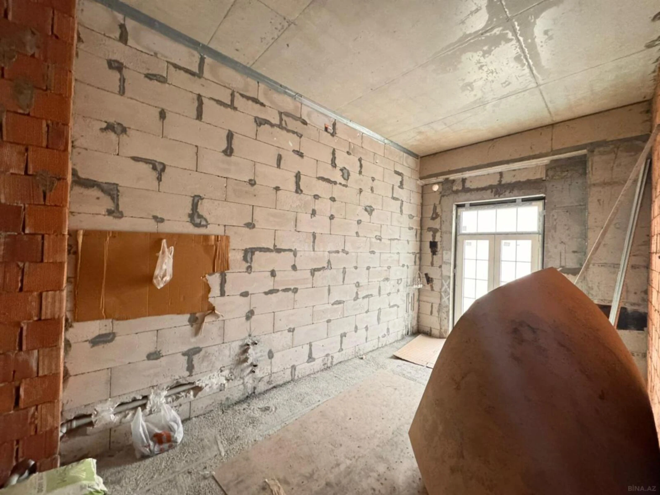 Satılır 3 otaqlı mənzil 144 m²
