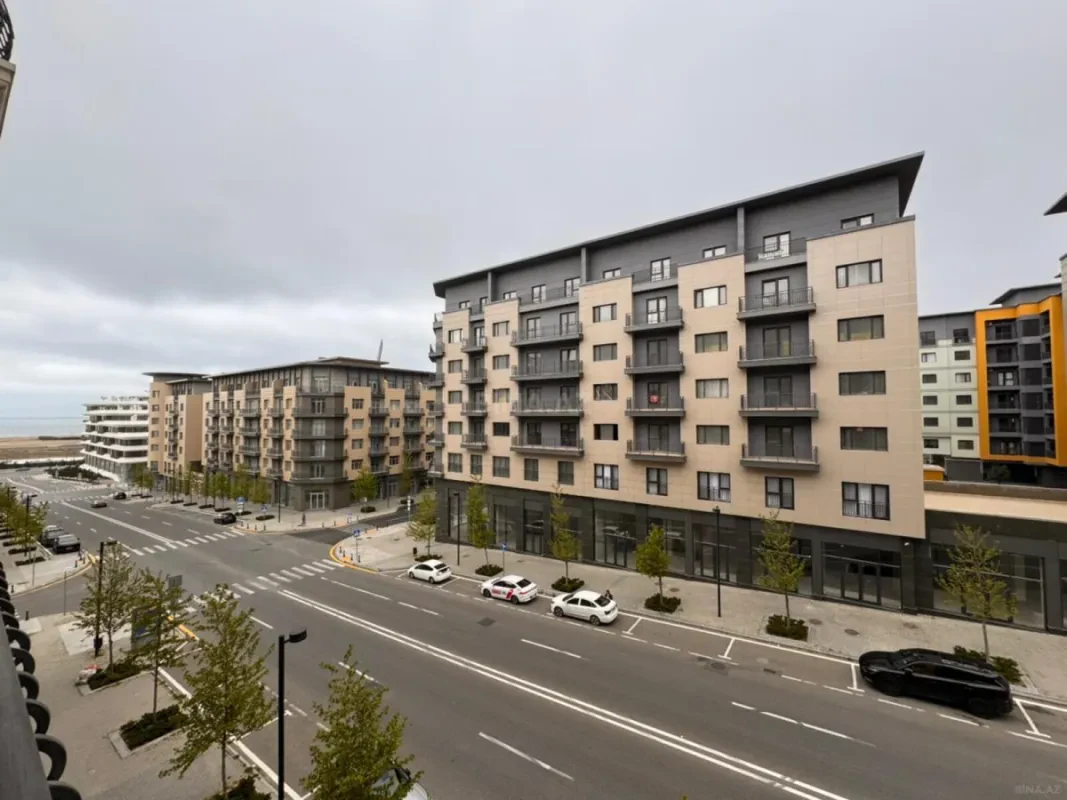 Satılır 3 otaqlı mənzil 144 m²