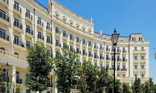 Satılır 3 otaqlı mənzil 144 m²