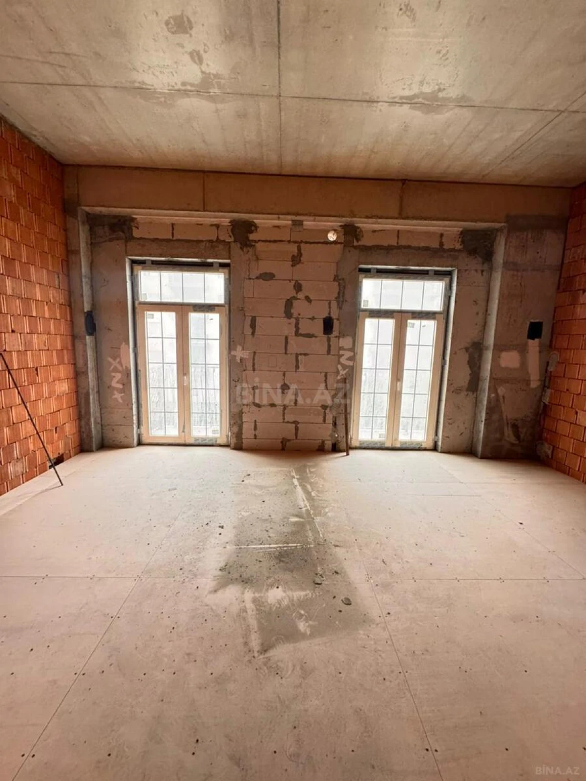 Satılır 3 otaqlı mənzil 144 m²