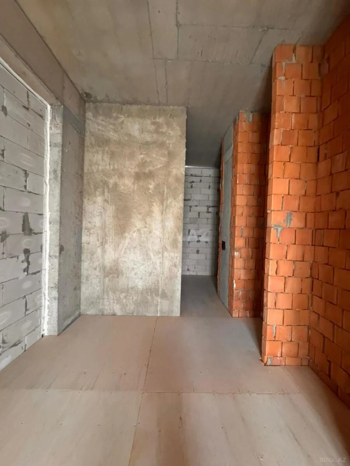 Satılır 3 otaqlı mənzil 144 m²