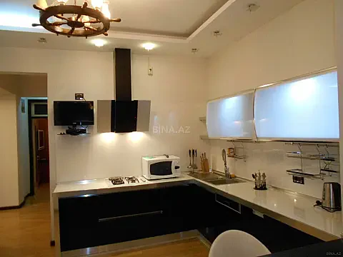 Kirayə verilir 3 otaqlı mənzil 100 m² — Bakı, Sahil qəs. 3 otaq 100.00 m²