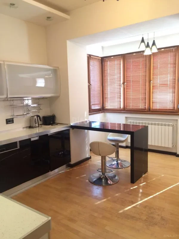 Kirayə verilir 3 otaqlı mənzil 100 m²