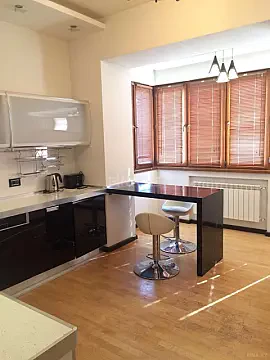 Kirayə verilir 3 otaqlı mənzil 100 m²