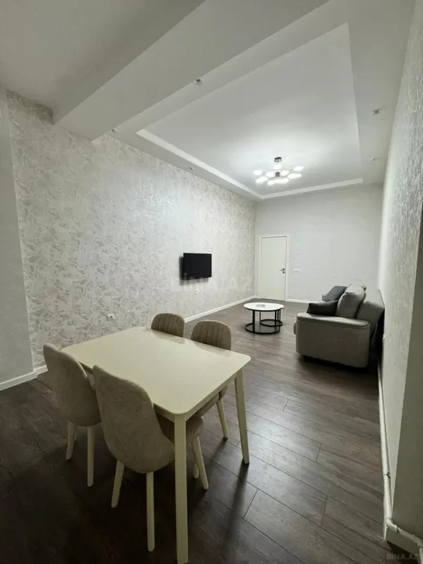 Kirayə verilir 2 otaqlı mənzil 75 m²