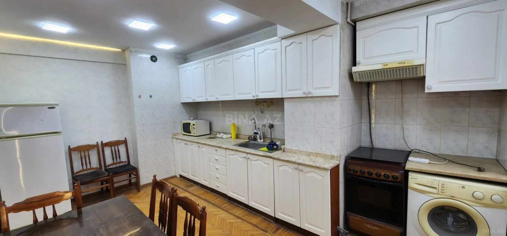 Kirayə verilir 2 otaqlı mənzil 80 m²