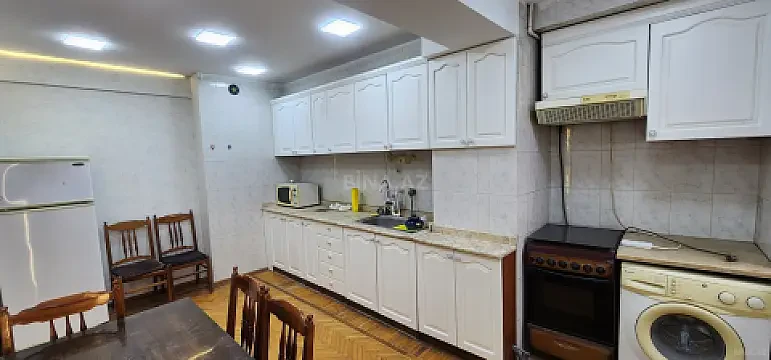Kirayə verilir 2 otaqlı mənzil 80 m²