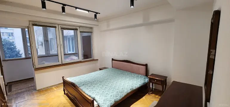 Kirayə verilir 2 otaqlı mənzil 80 m²