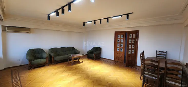 Kirayə verilir 2 otaqlı mənzil 80 m²