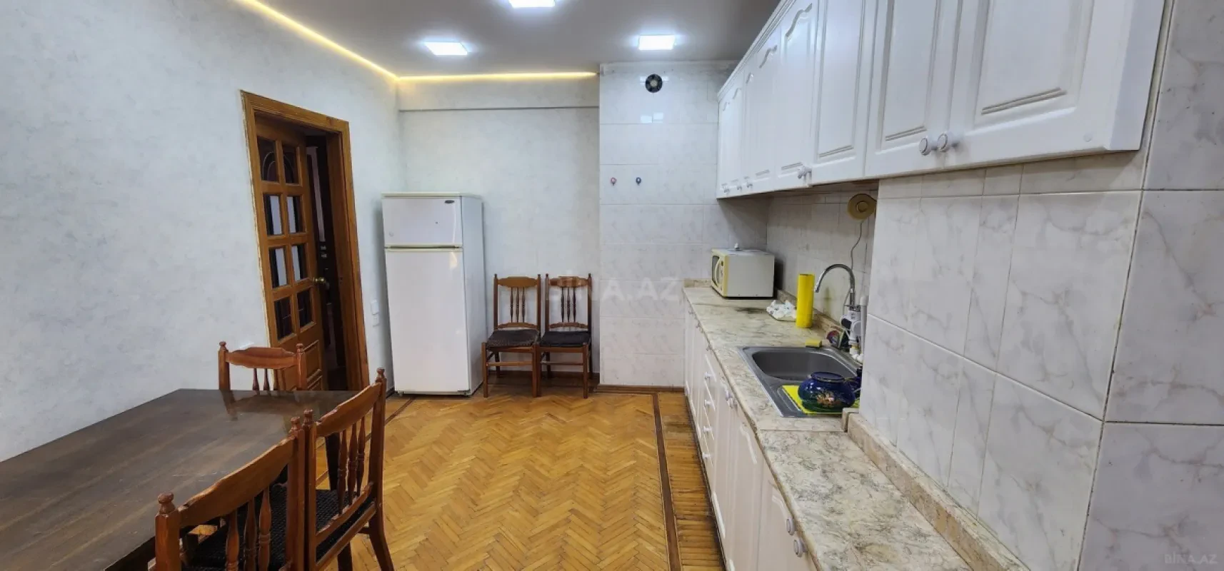 Kirayə verilir 2 otaqlı mənzil 80 m²