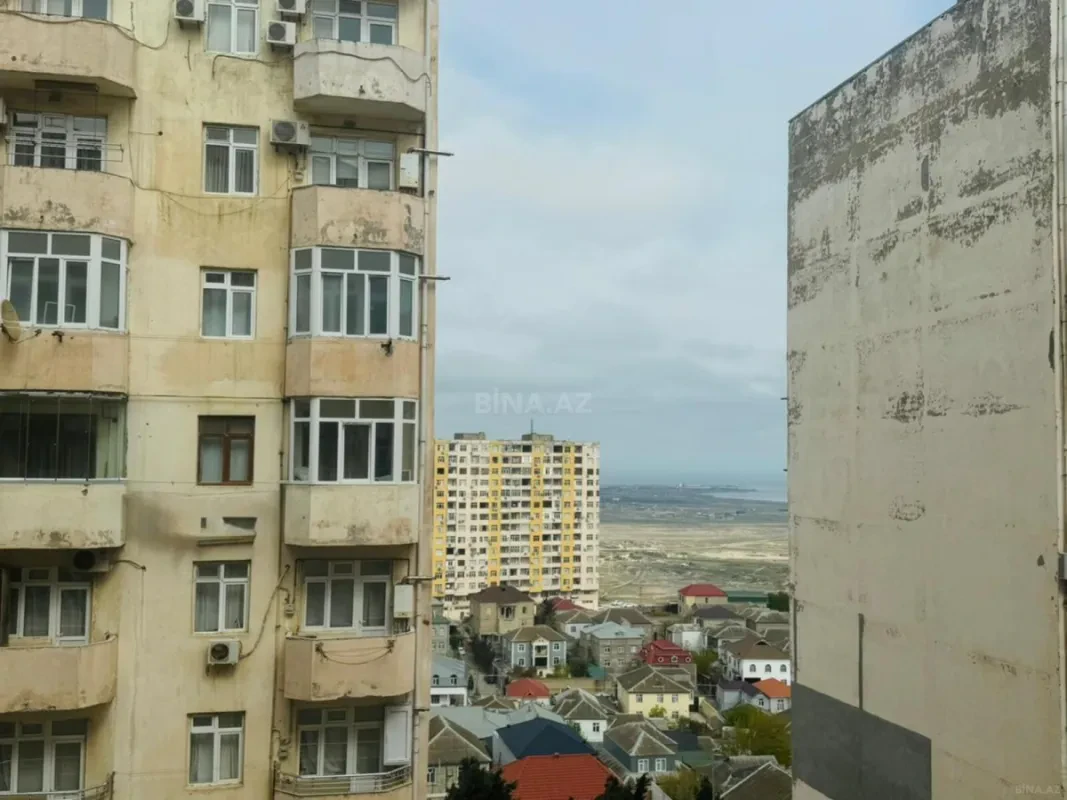 Satılır 3 otaqlı mənzil 130 m²