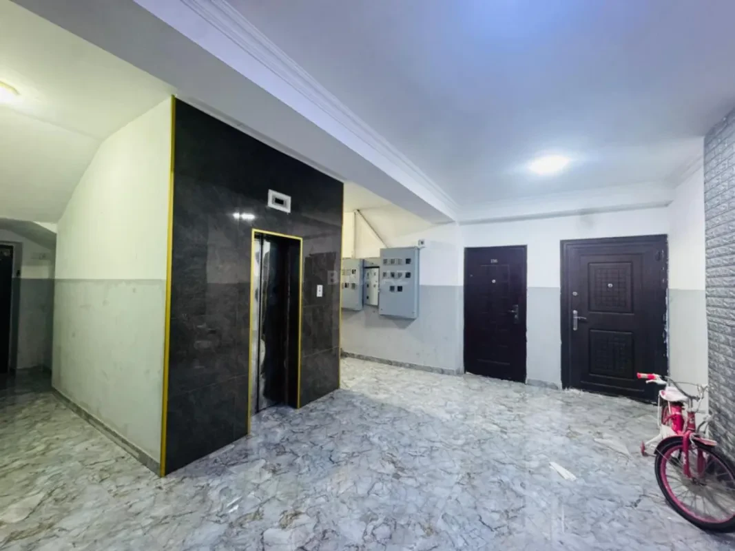 Satılır 3 otaqlı mənzil 130 m²