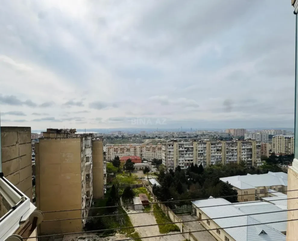 Satılır 3 otaqlı mənzil 130 m²