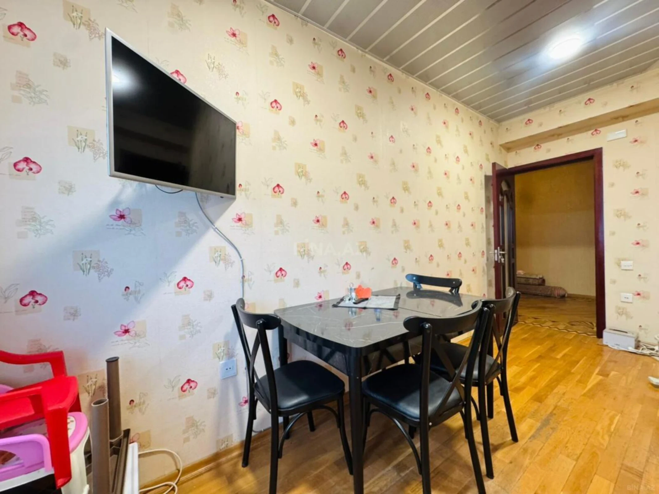 Satılır 3 otaqlı mənzil 130 m²