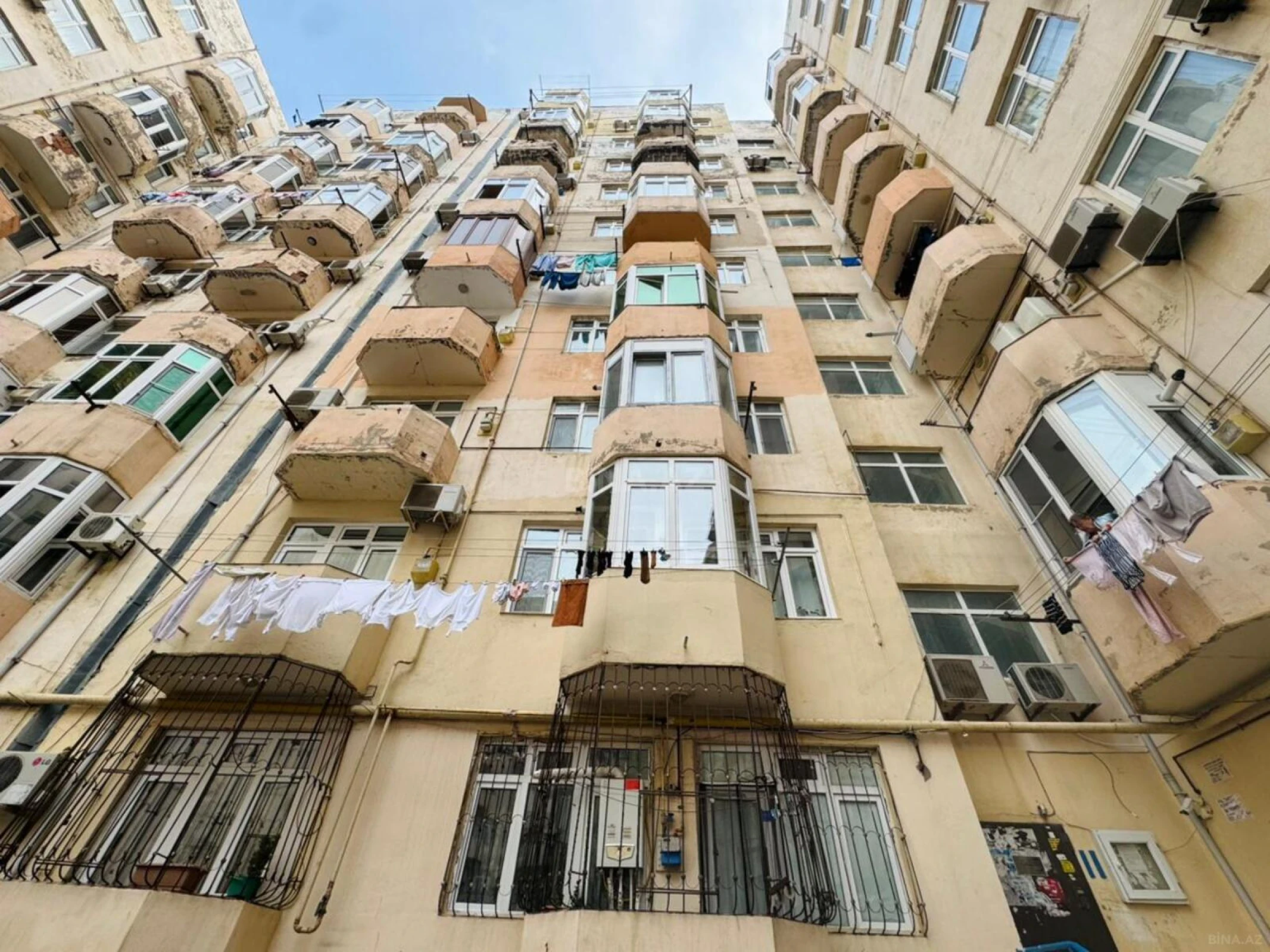 Satılır 3 otaqlı mənzil 130 m²