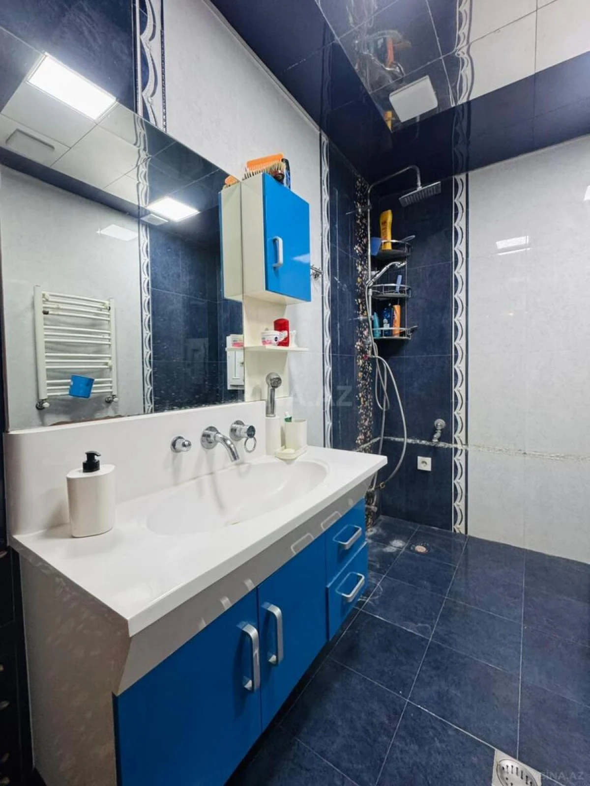 Satılır 3 otaqlı mənzil 130 m²
