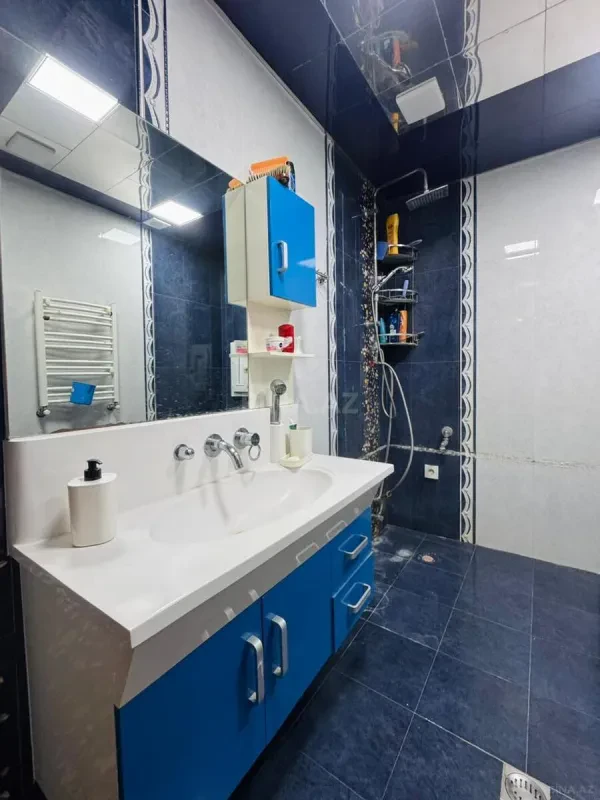 Satılır 3 otaqlı mənzil 130 m²
