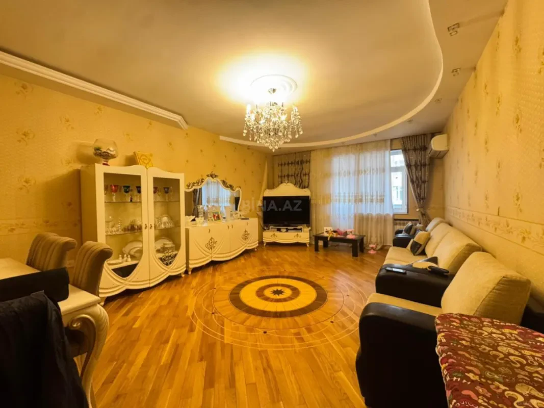 Satılır 3 otaqlı mənzil 130 m²
