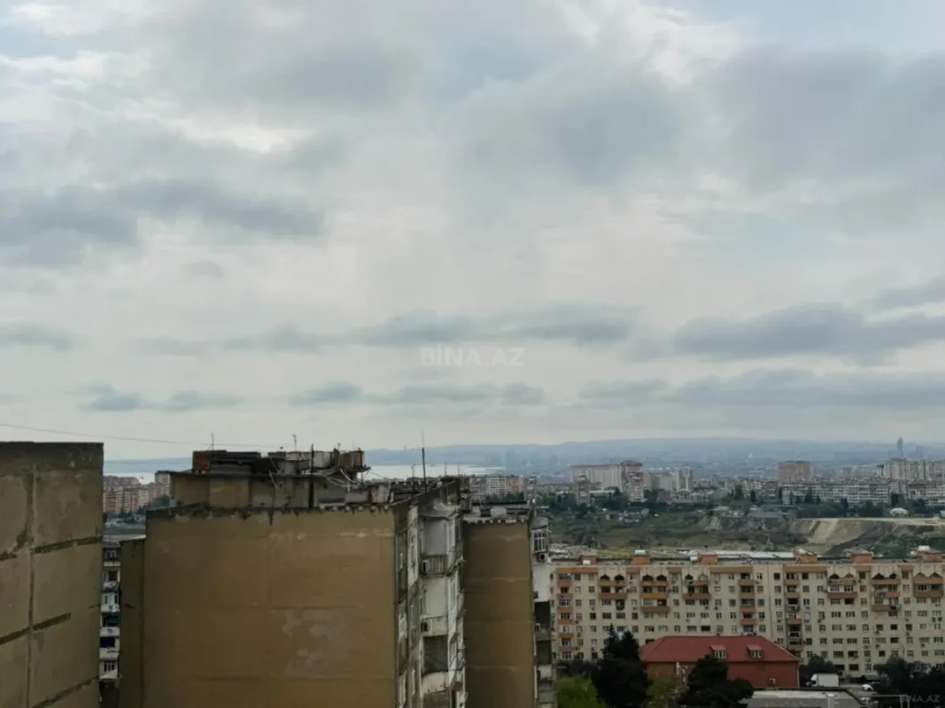 Satılır 3 otaqlı mənzil 130 m²