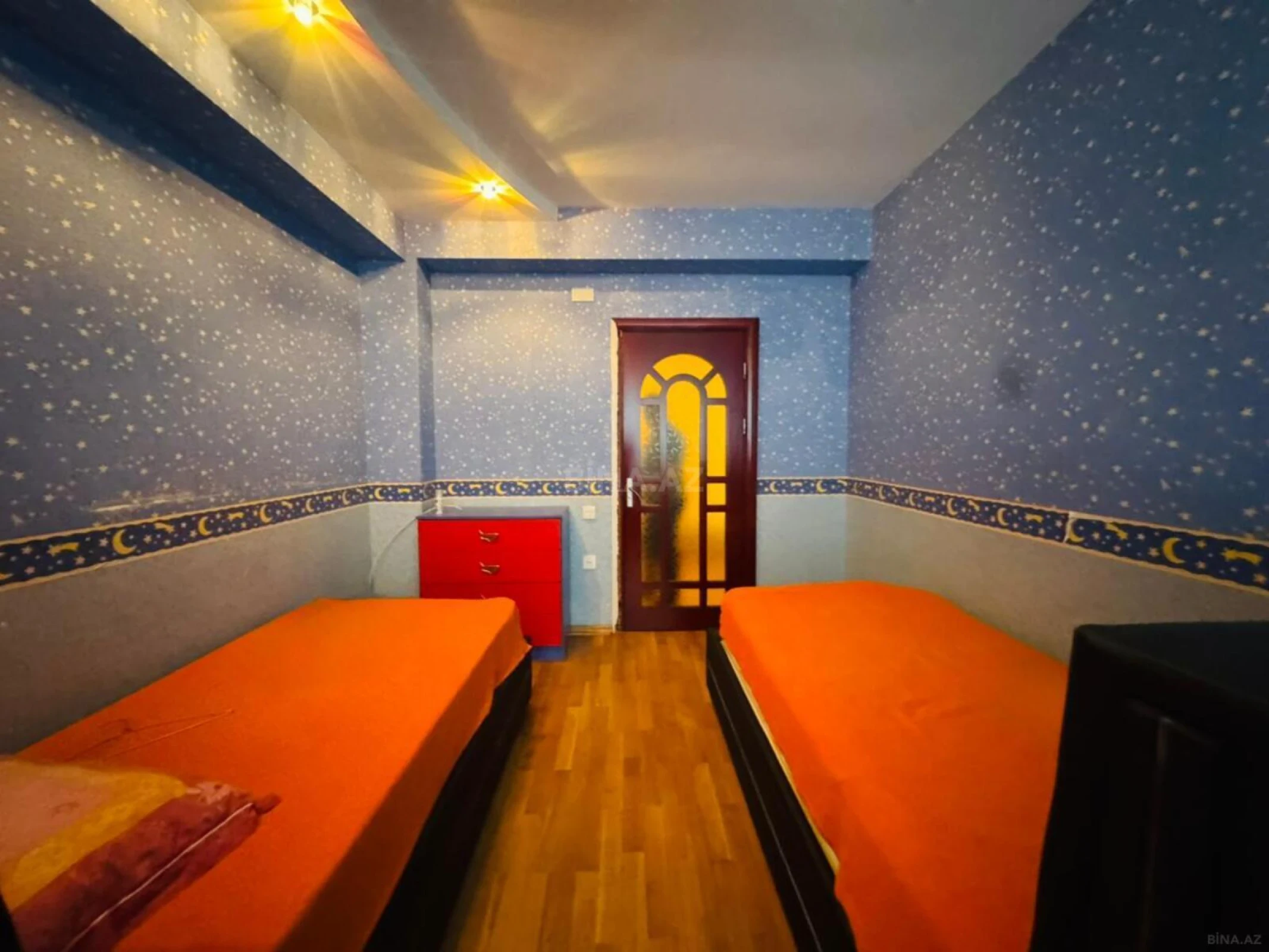 Satılır 3 otaqlı mənzil 130 m²