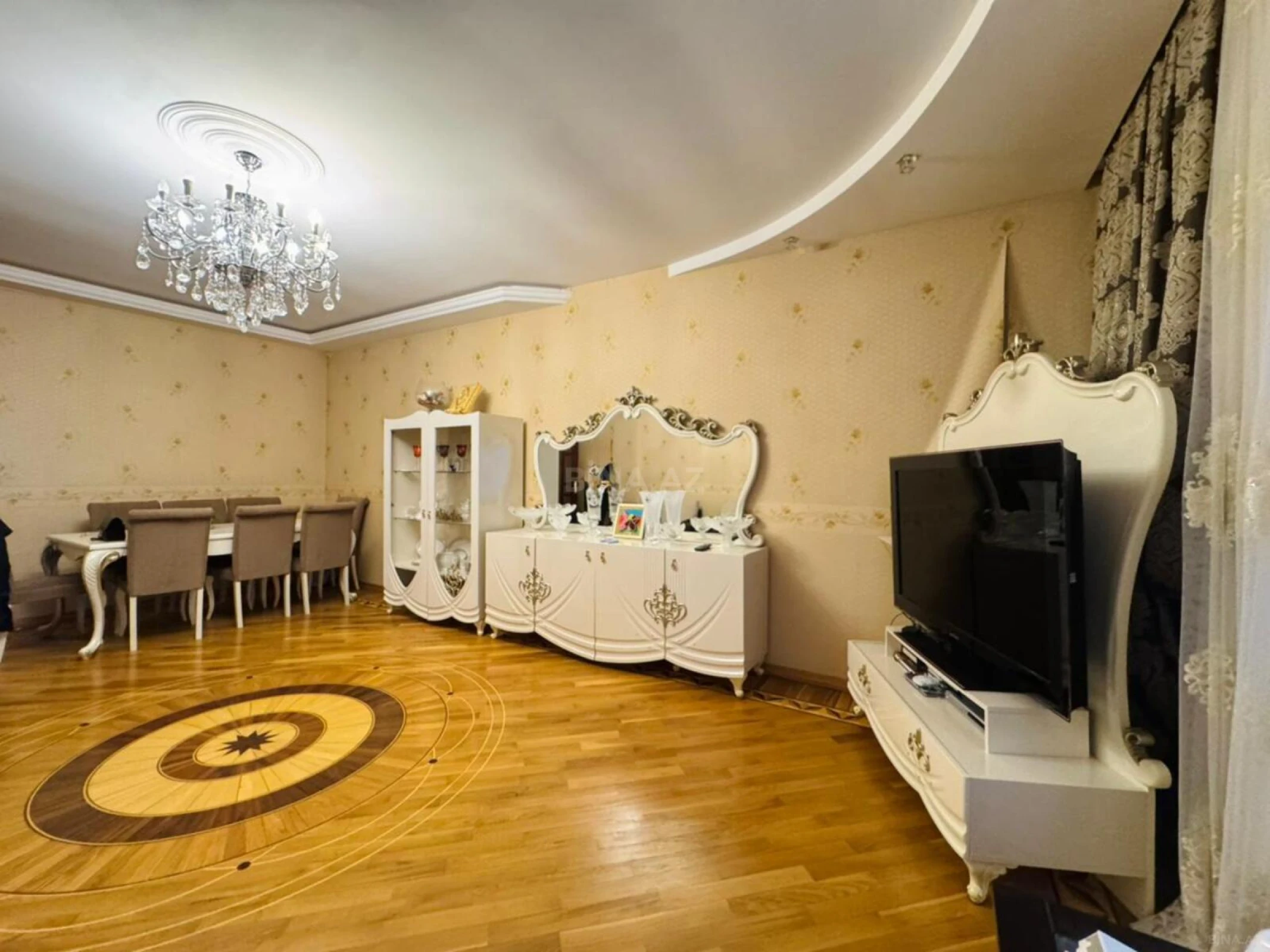 Satılır 3 otaqlı mənzil 130 m²