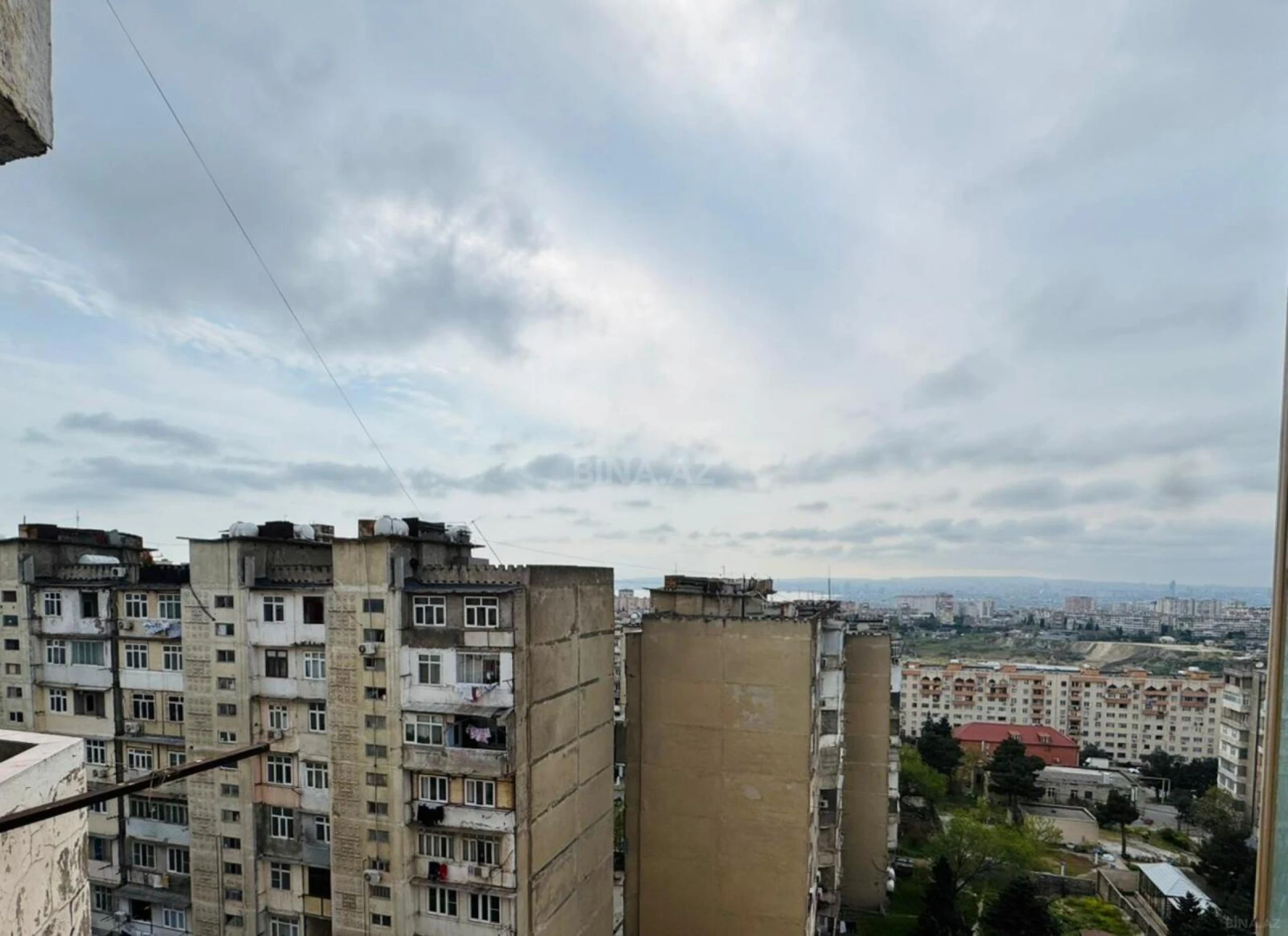 Satılır 3 otaqlı mənzil 130 m²