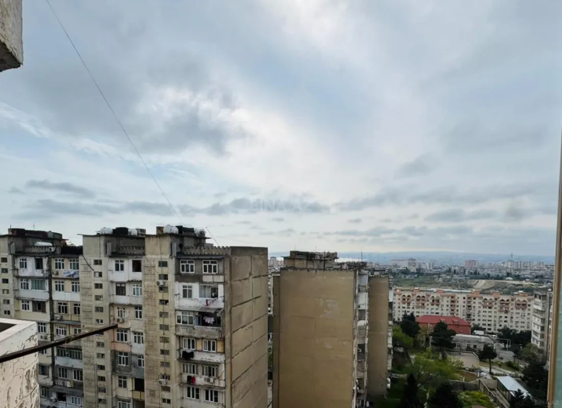 Satılır 3 otaqlı mənzil 130 m²