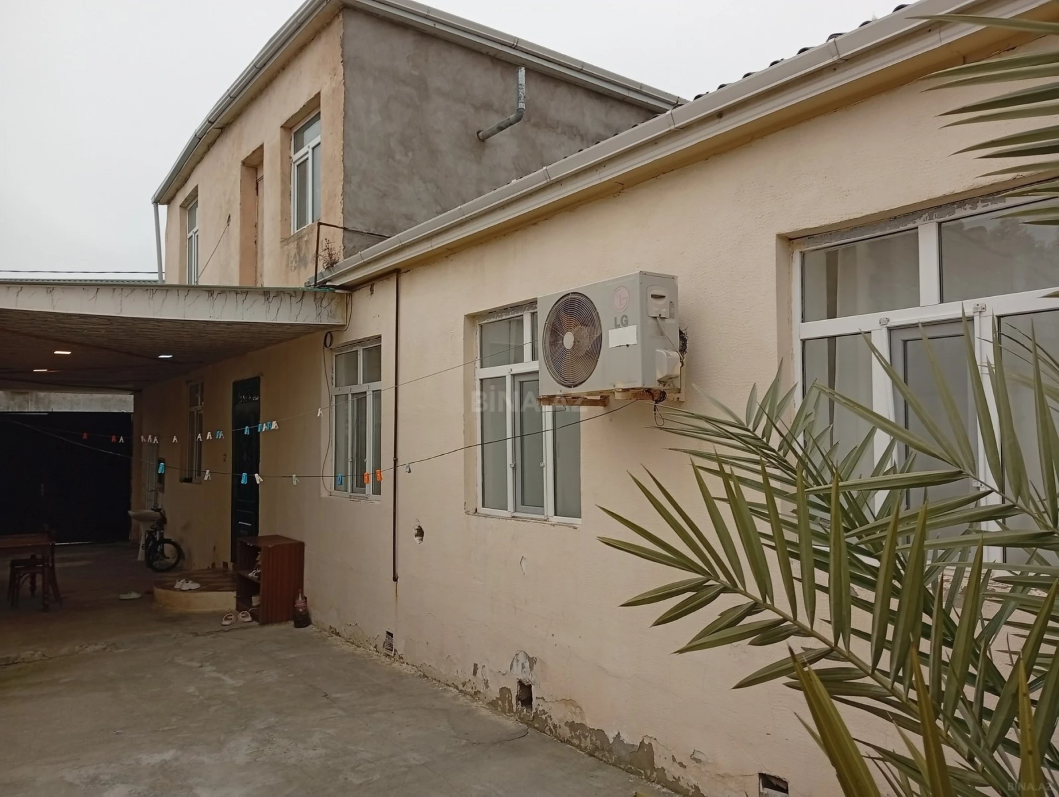 Satılır 6 otaqlı həyət evi 270 m²