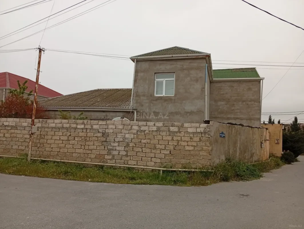 Satılır 6 otaqlı həyət evi 270 m²