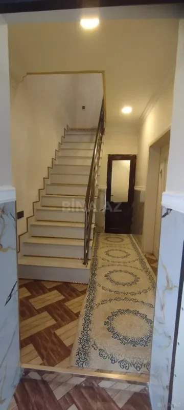 Satılır 6 otaqlı həyət evi 270 m²