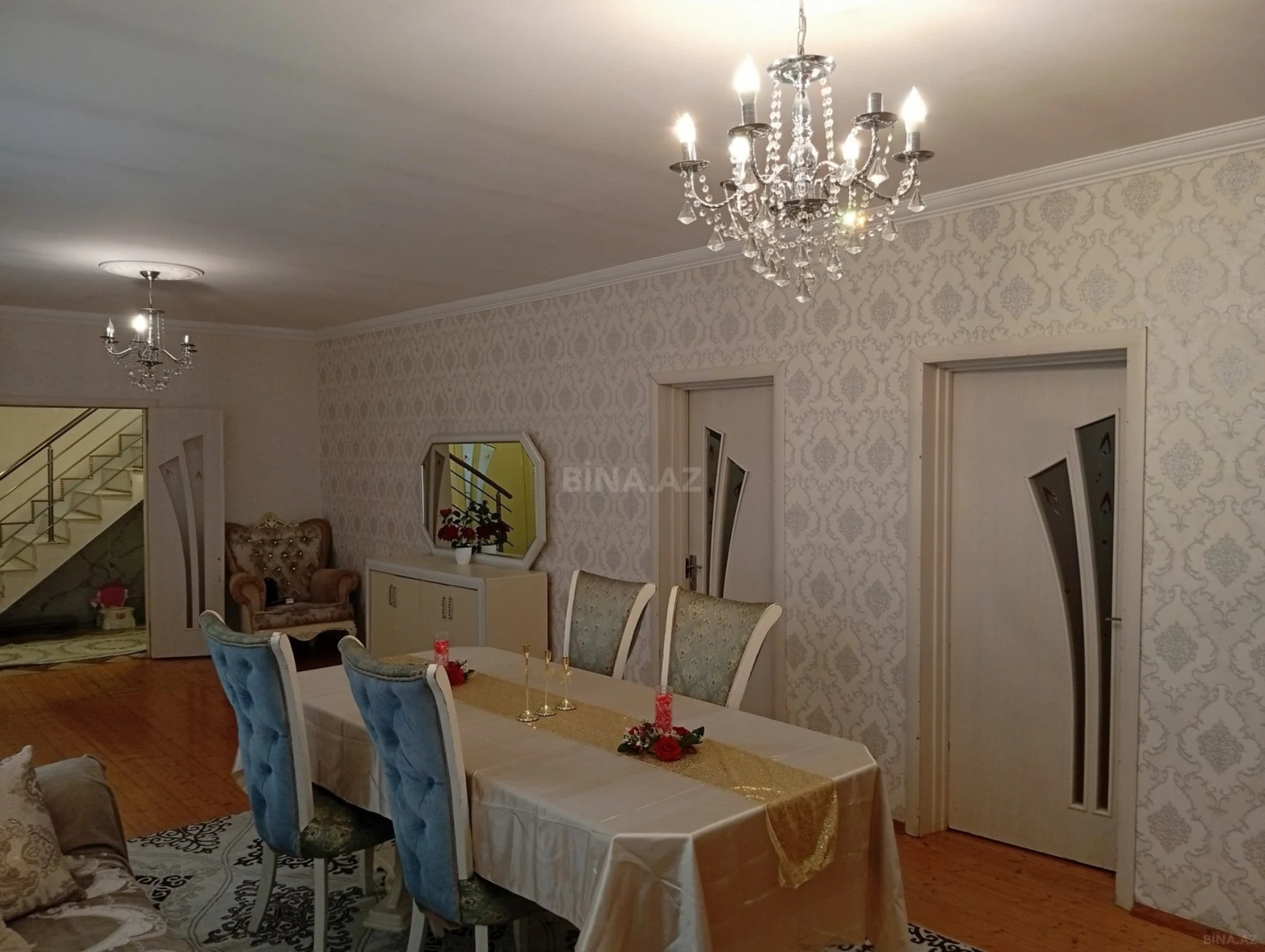 Satılır 6 otaqlı həyət evi 270 m²