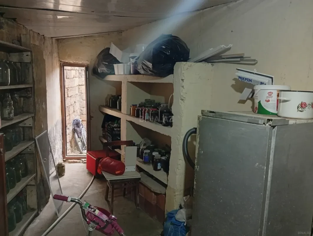 Satılır 6 otaqlı həyət evi 270 m²