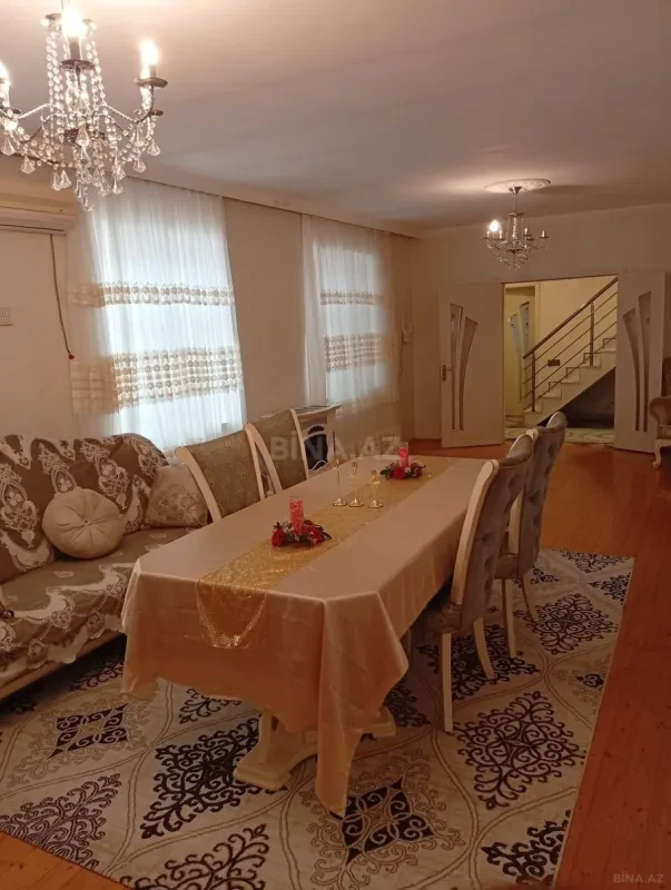 Satılır 6 otaqlı həyət evi 270 m²