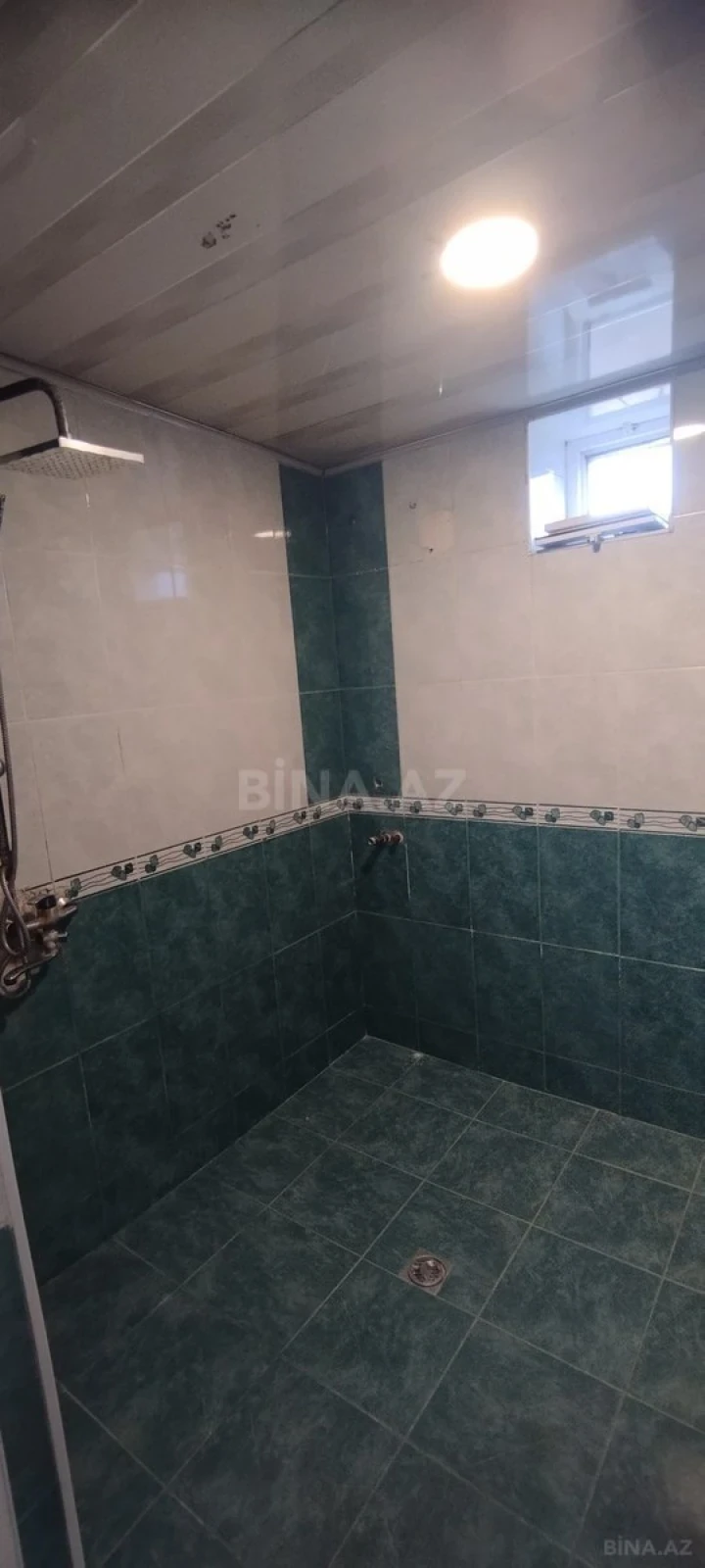 Satılır 6 otaqlı həyət evi 270 m²