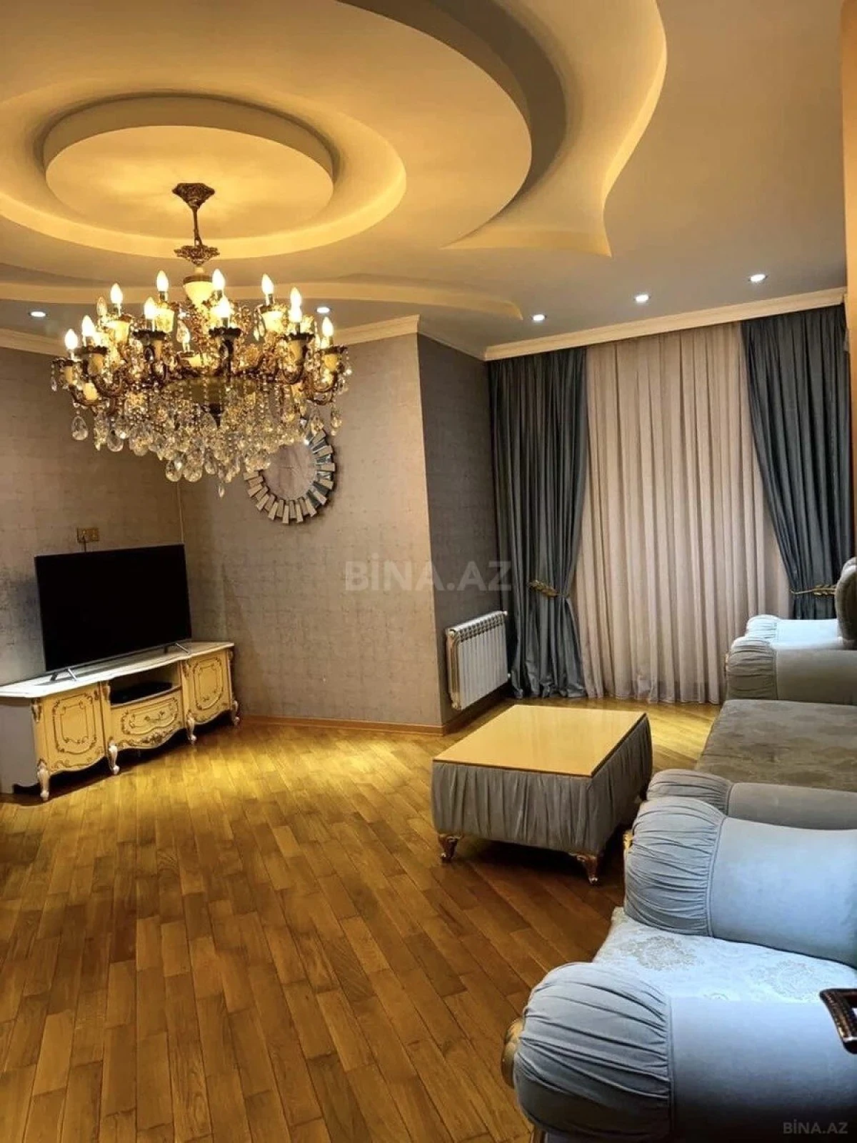 Satılır 4 otaqlı mənzil 150 m²