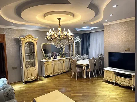 Satılır 4 otaqlı mənzil 150 m²