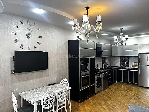 Satılır 4 otaqlı mənzil 150 m²