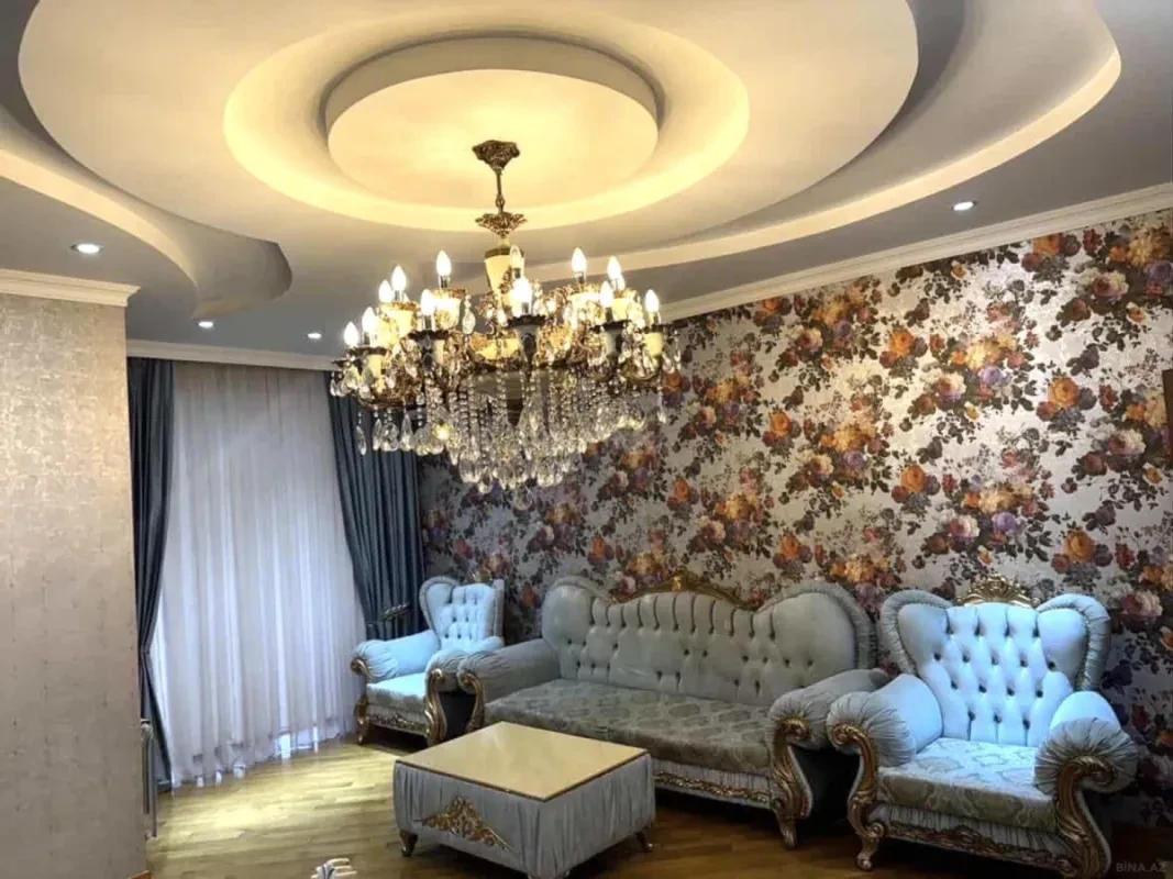 Satılır 4 otaqlı mənzil 150 m²